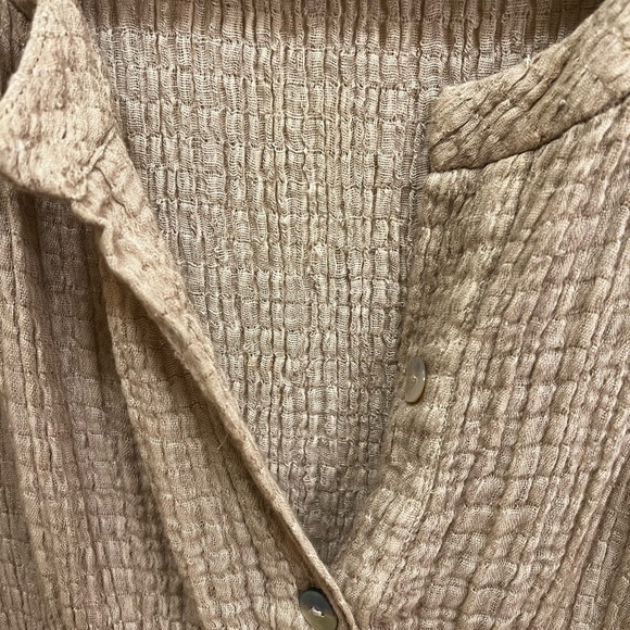 Zara Women's Taupe Crinkled Blouse - Picture 3 of 5